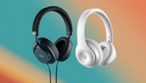 auriculares con cable e inalambricos los dos en una imagen con fondo de un color degradado un auricular debe de tener y el otro parecido a un airpods
